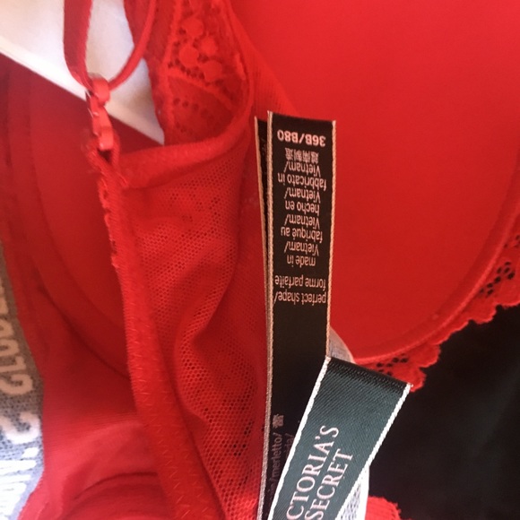 Victoria’s Secret red bra size 36B - Picture 2 of 3